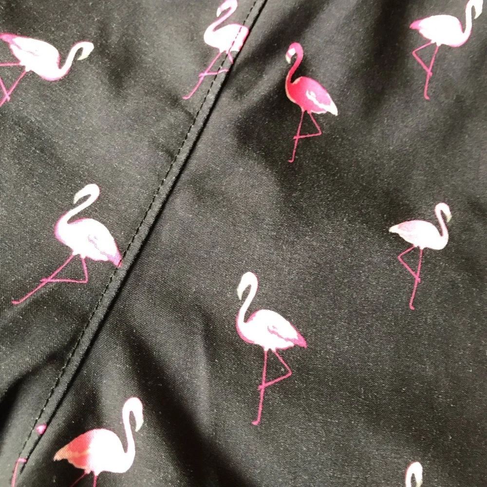 Men’s Black w/ pink Flamingos swim trunks  Hollister  Size Medium